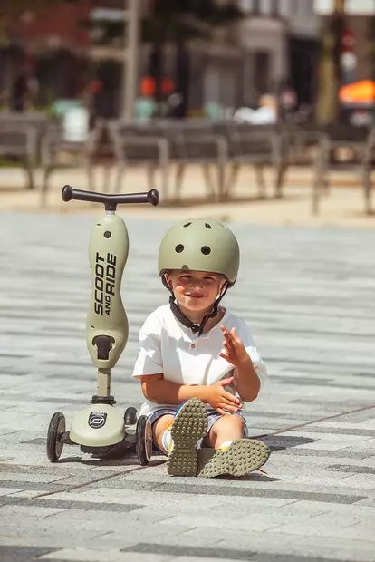 Scoot & Ride potkulauta Highwaykick 1, Olive lapsella. - Sparkcyklar och springcyklar - 96001 - 2